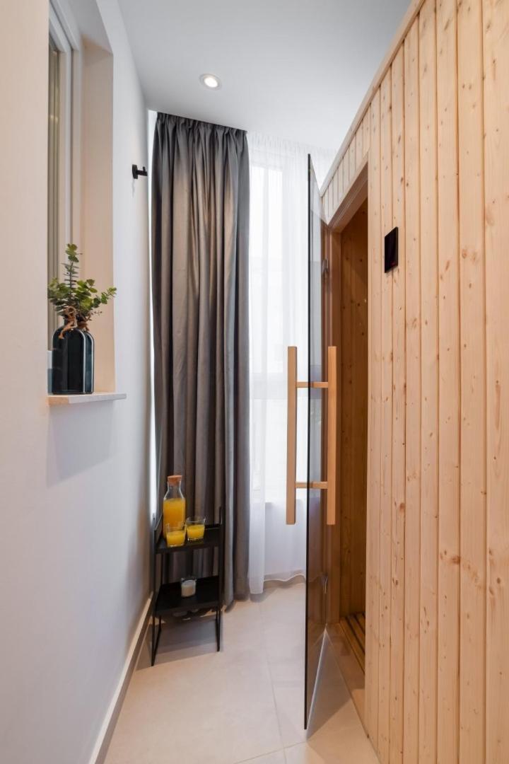 Luxury Apartment Silvery In Split Center With Jacuzzi, Sauna And Parking Exteriör bild