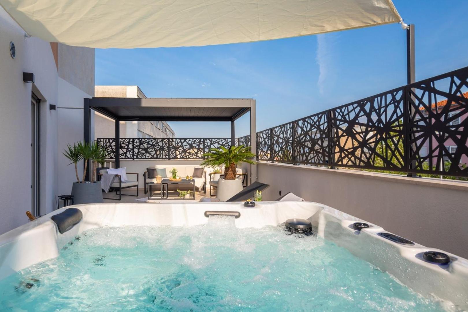 Luxury Apartment Silvery In Split Center With Jacuzzi, Sauna And Parking Exteriör bild