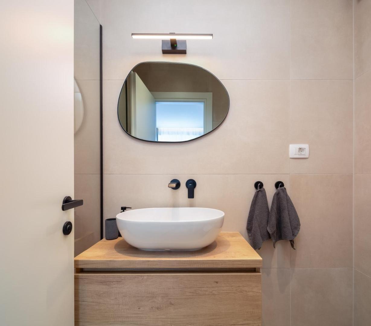 Luxury Apartment Silvery In Split Center With Jacuzzi, Sauna And Parking Exteriör bild