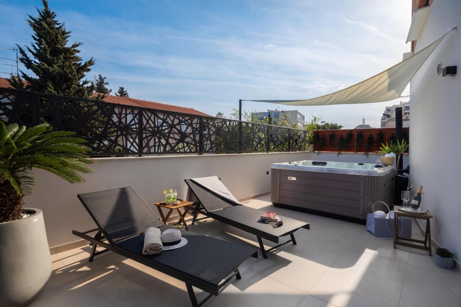 Luxury Apartment Silvery In Split Center With Jacuzzi, Sauna And Parking Exteriör bild