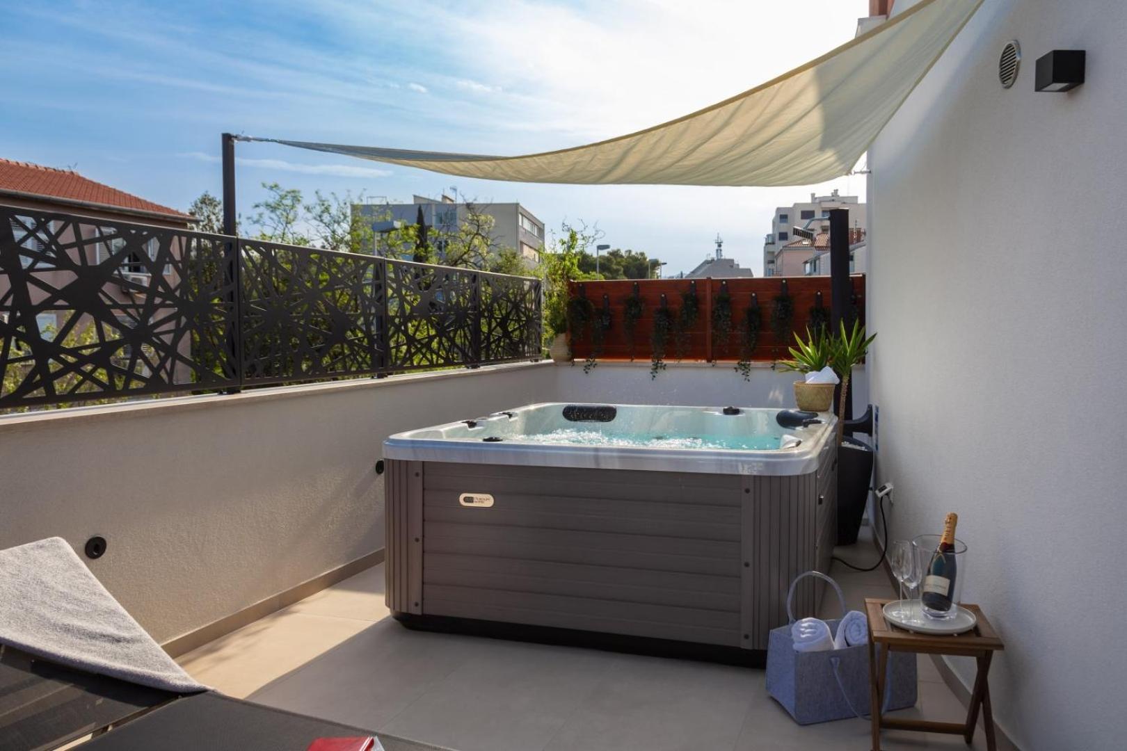 Luxury Apartment Silvery In Split Center With Jacuzzi, Sauna And Parking Exteriör bild