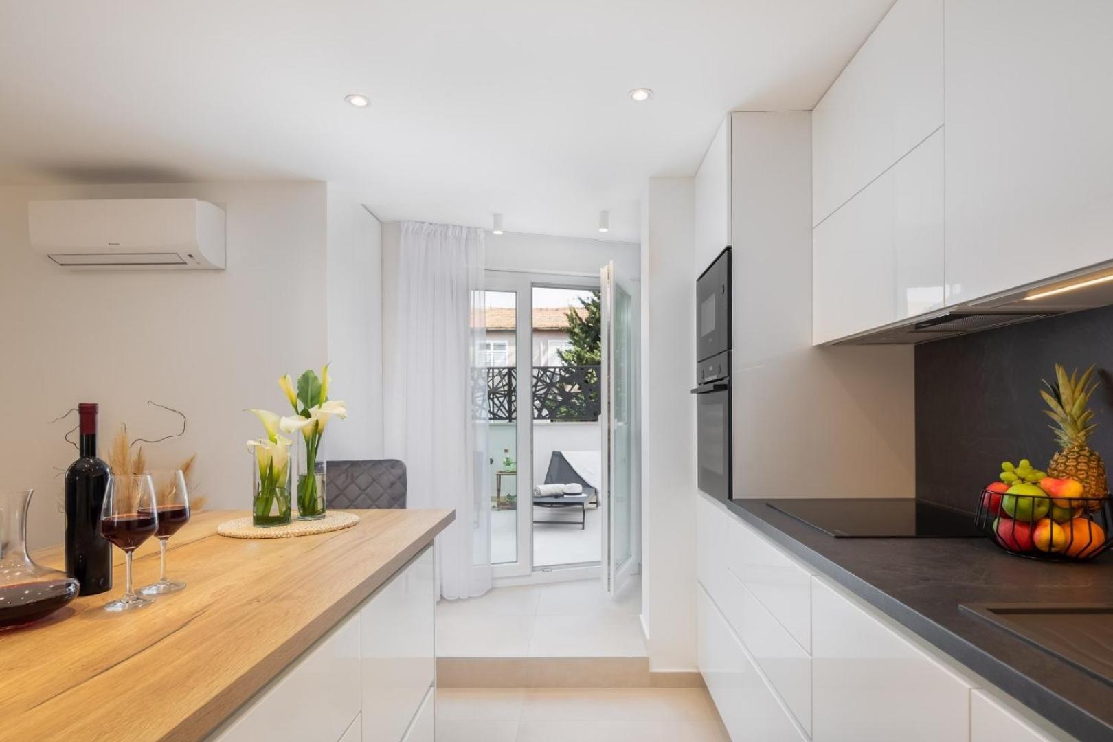 Luxury Apartment Silvery In Split Center With Jacuzzi, Sauna And Parking Exteriör bild
