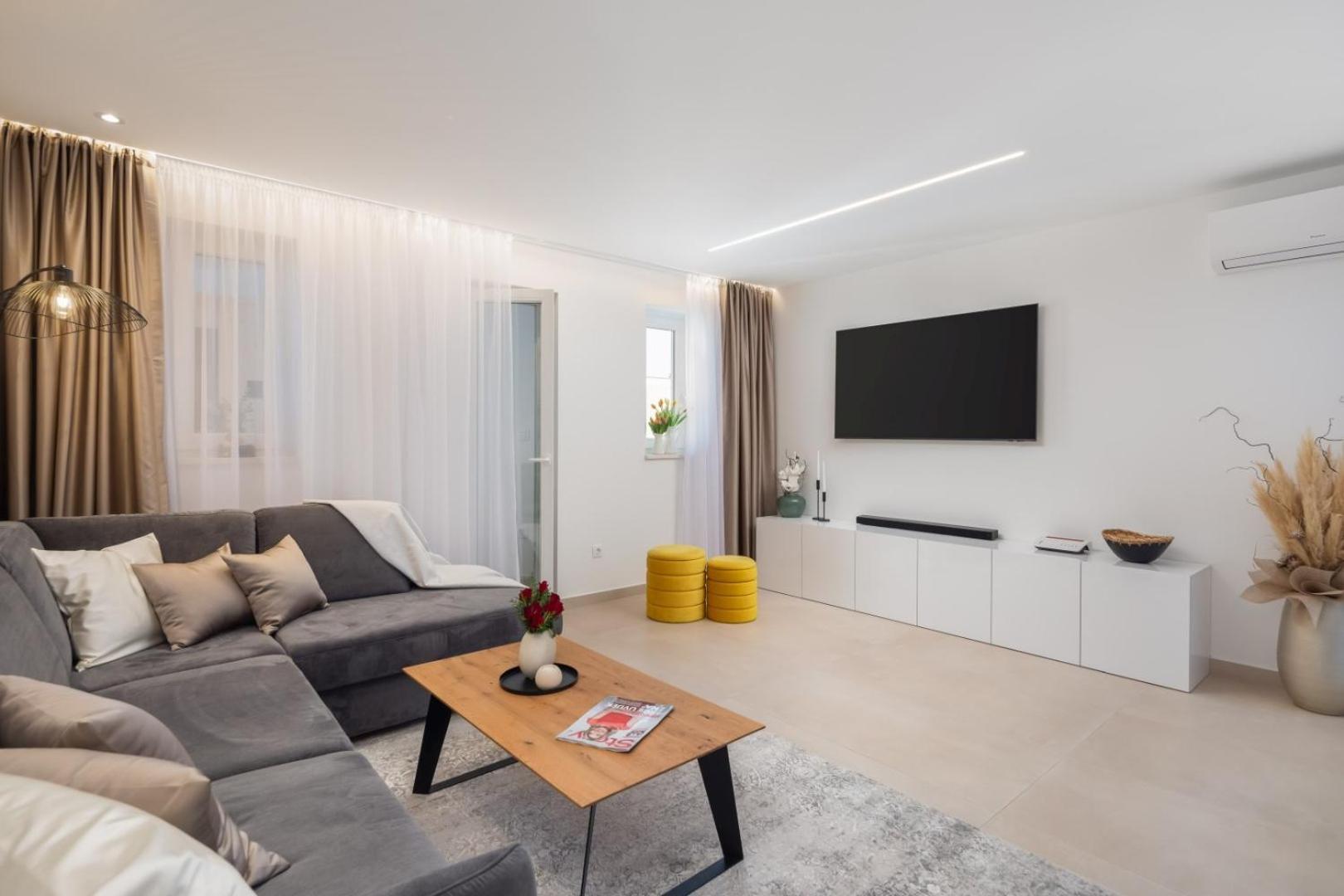 Luxury Apartment Silvery In Split Center With Jacuzzi, Sauna And Parking Exteriör bild